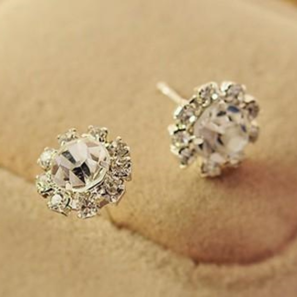 FASHION spherical Crystal Flower Stud Earrings
